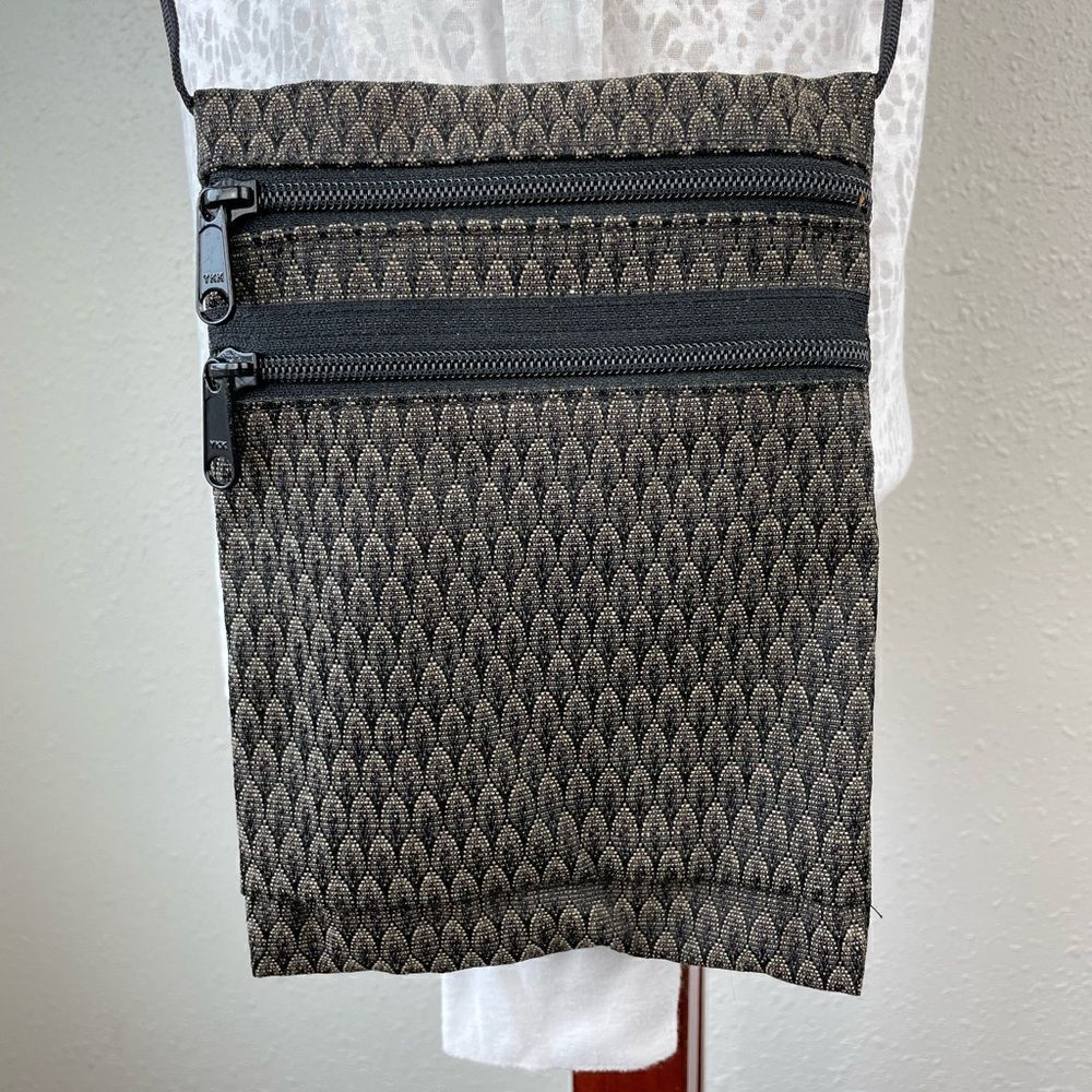 Crossbody Purse EUC - Picture 1 of 4